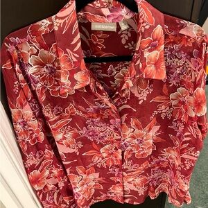 Croft & Barrow Women's Floral Blouse in Red and Pink. Size XL.